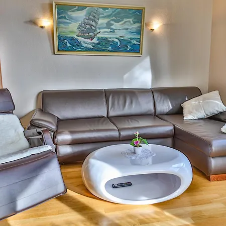 - Park * هيرينجسدورف